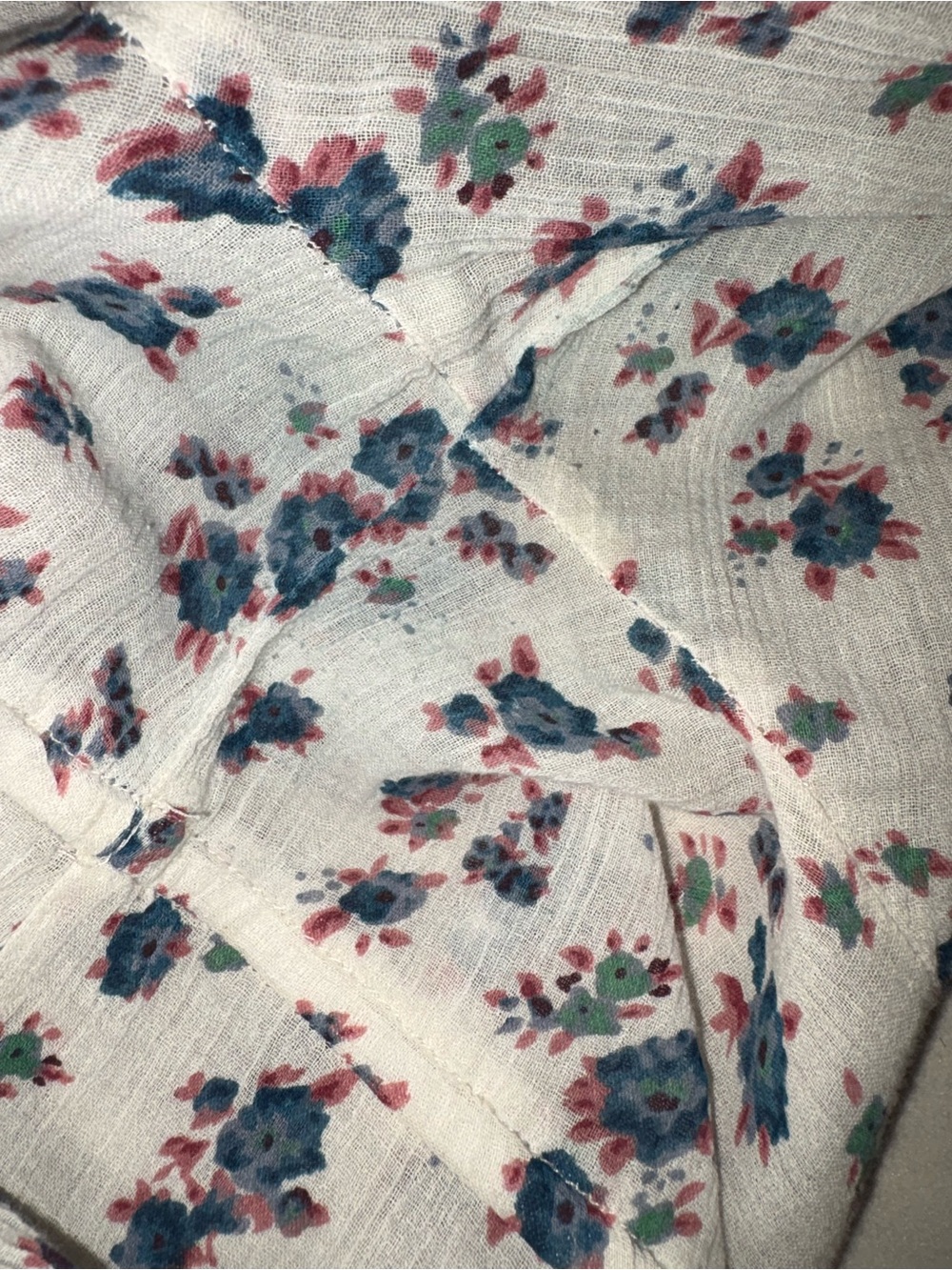 Decree Cream Floral long bell sleeve tunic blouse - Picture 6 of 7
